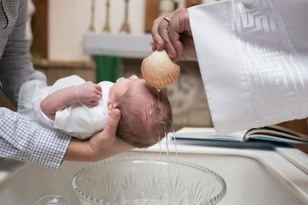 Quel cadeau offrir à un bébé pour son baptême ?
